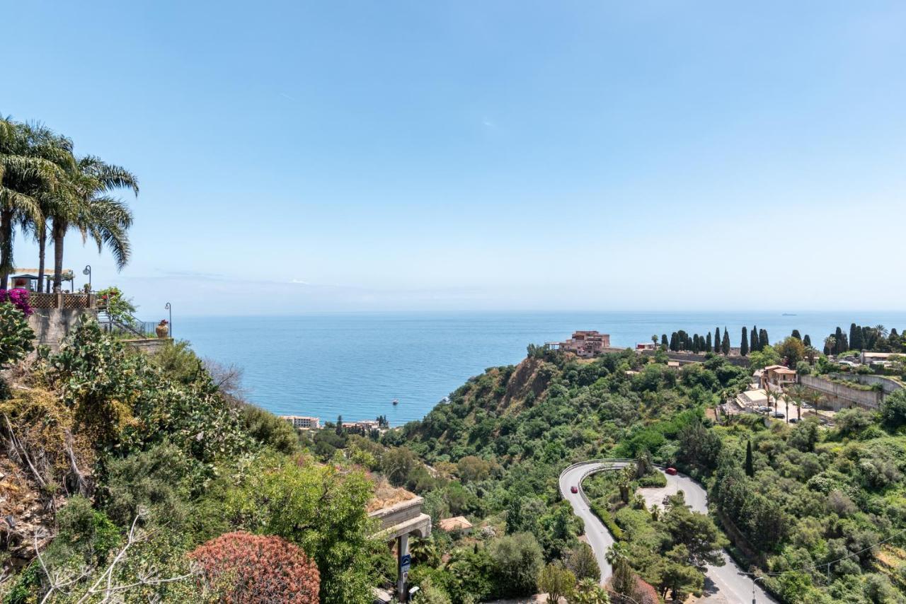 Taormina Panoramic Apartment With Parking Exterior photo