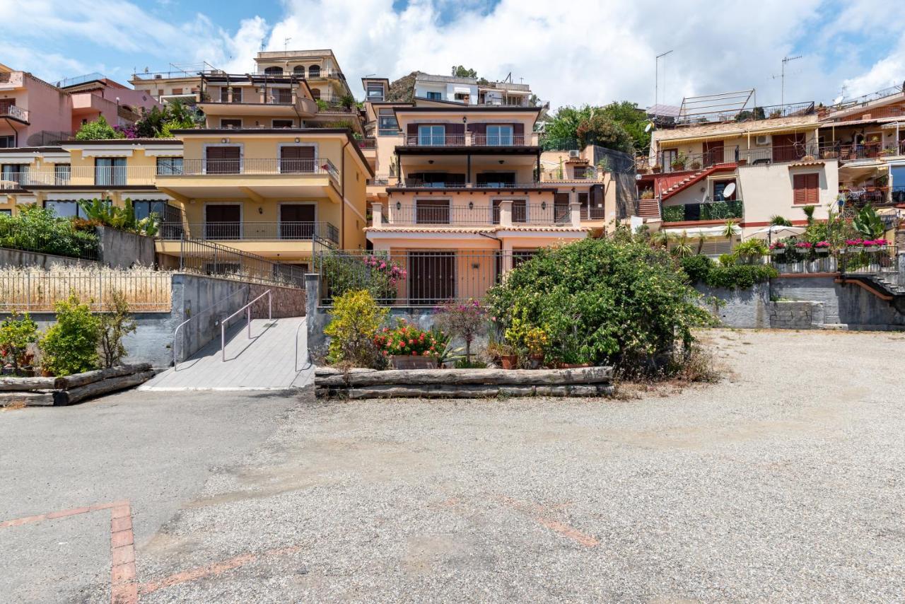 Taormina Panoramic Apartment With Parking Exterior photo