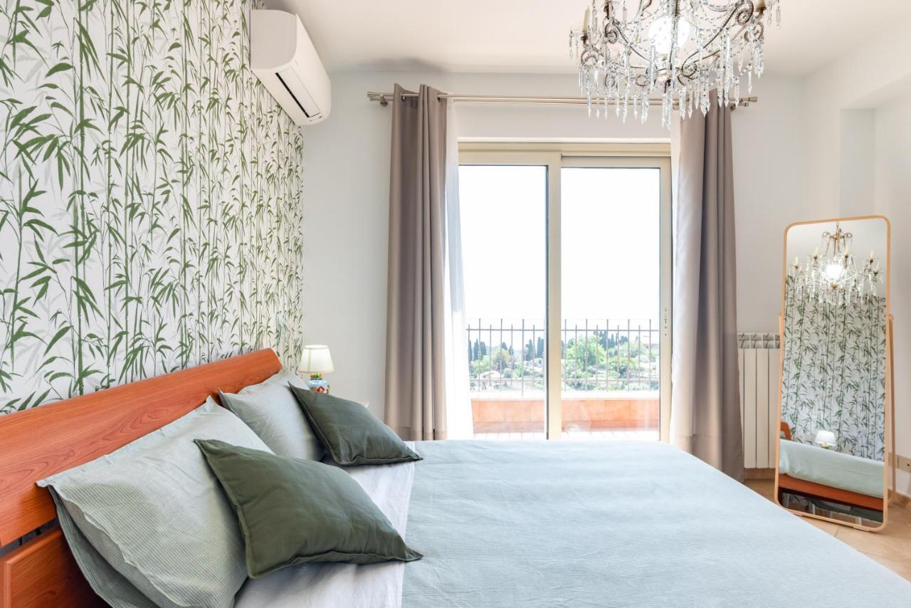 Taormina Panoramic Apartment With Parking Exterior photo