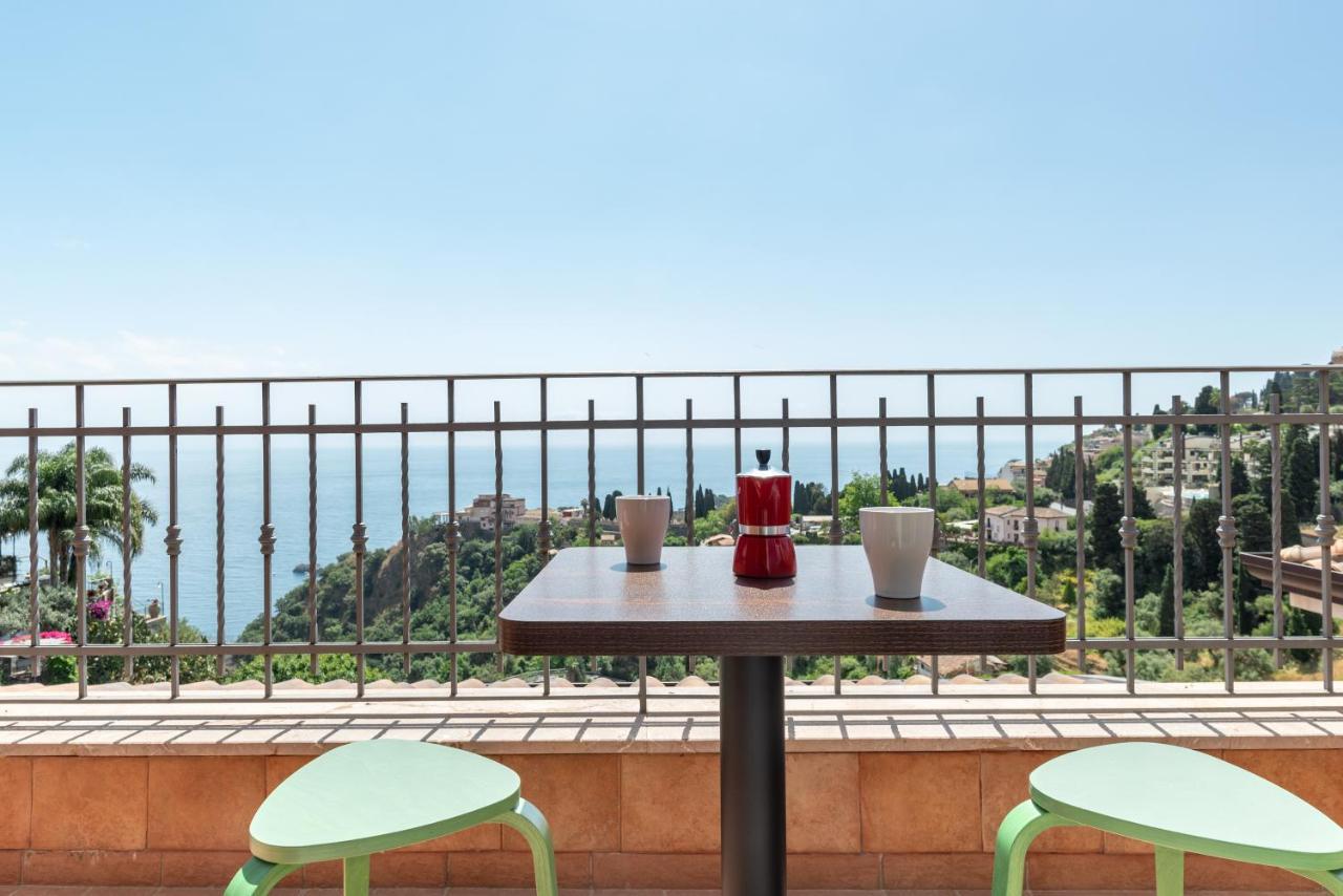 Taormina Panoramic Apartment With Parking Exterior photo